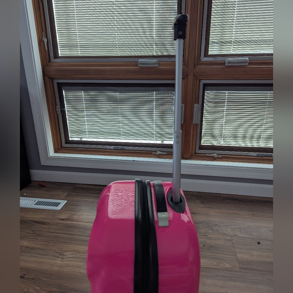 Pink Hello Kitty Face Roller Suitcase With Top Handle And Extended Roller Handle - Picture 6 of 12